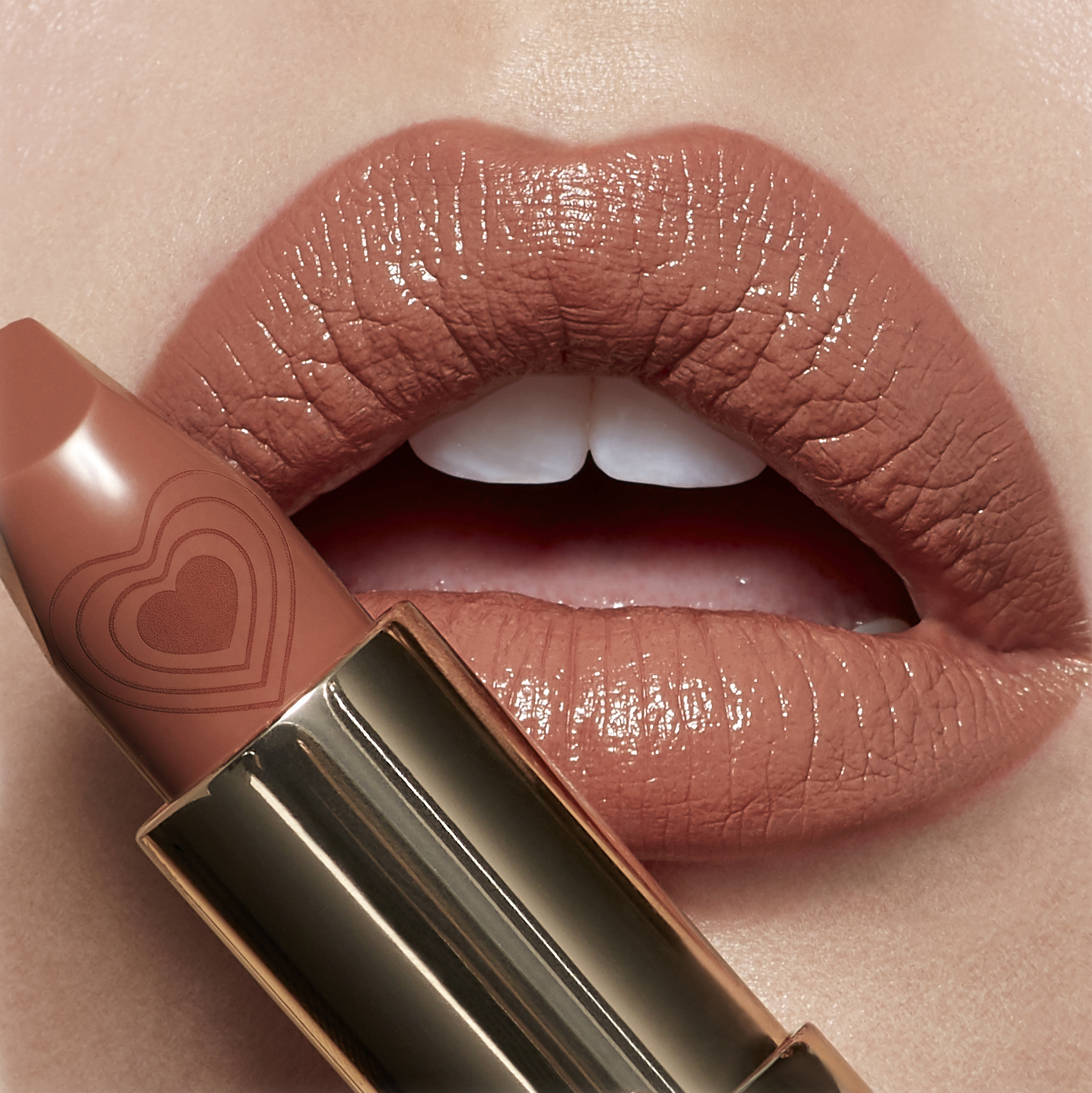 K.I.S.S.I.N.G LIPSTICK (BARRA DE LABIOS)